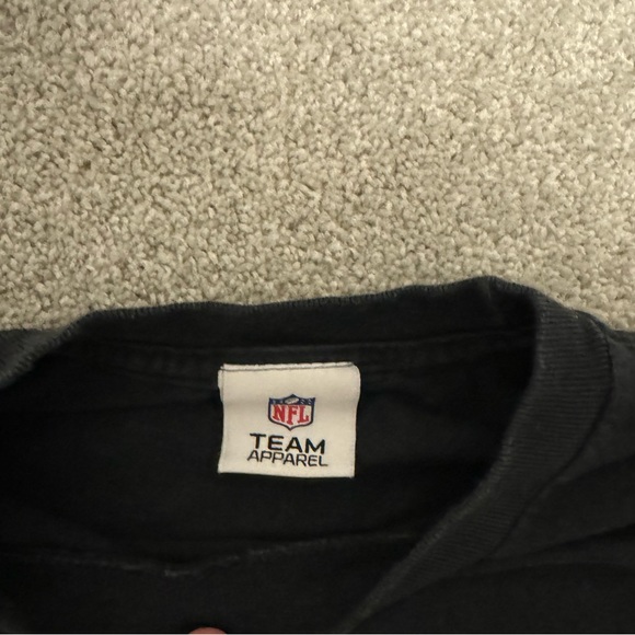 Tampa Bay Bucs T-Shirt - Picture 2 of 3